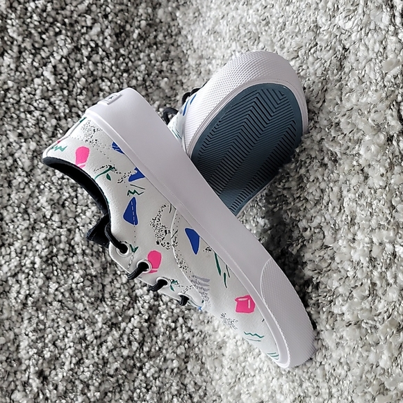 Converse Brand new in the box no lid - Picture 9 of 16